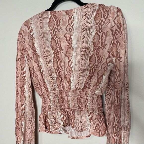 AFRM X Revolve The Olive Long Sleeve Smocked Crop Top In Soft Warm Snake Leopard - Picture 10 of 12